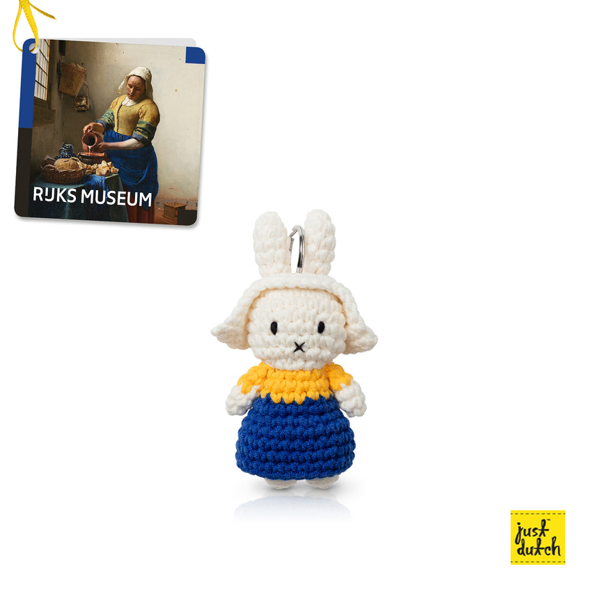 Museum Outfit Key Hanger Milk Maid